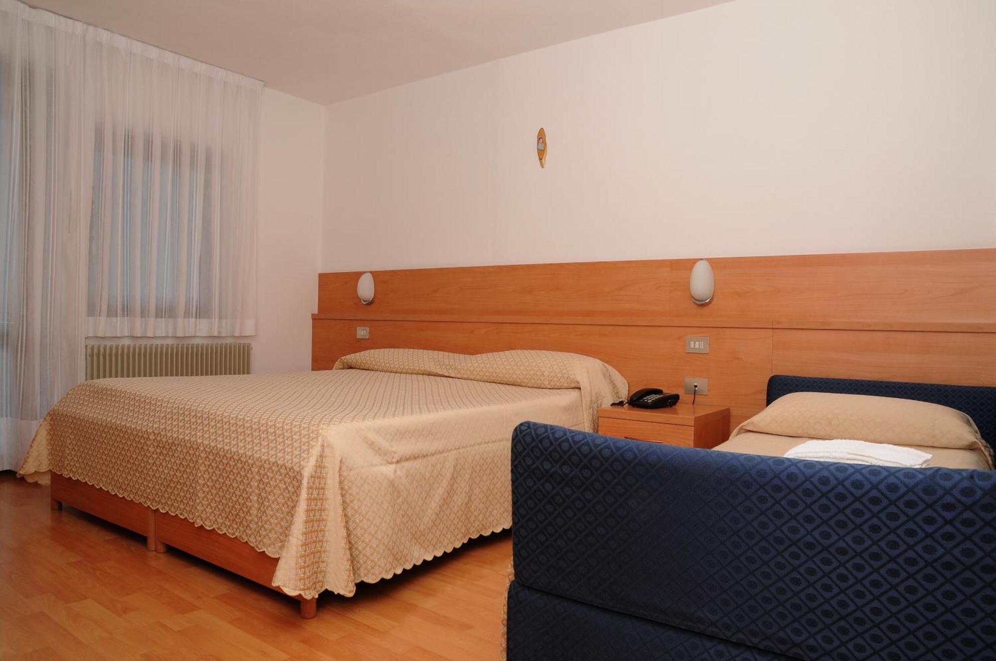 Hotel Cima Tosa San Lorenzo Dorsino Ngoại thất bức ảnh