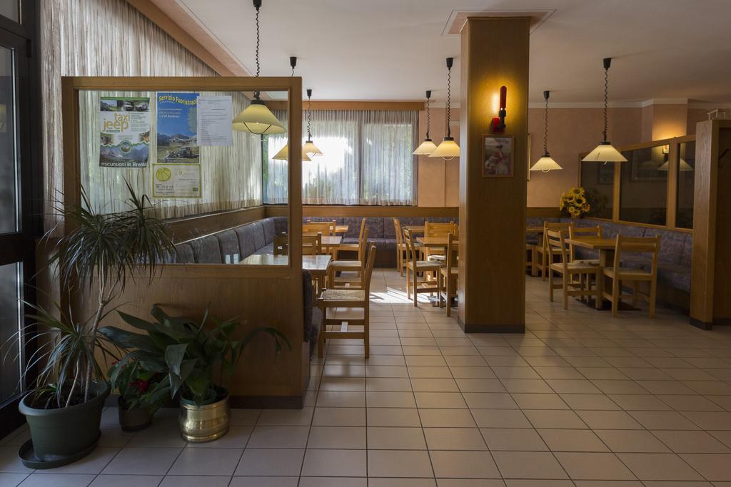 Hotel Cima Tosa San Lorenzo Dorsino Ngoại thất bức ảnh